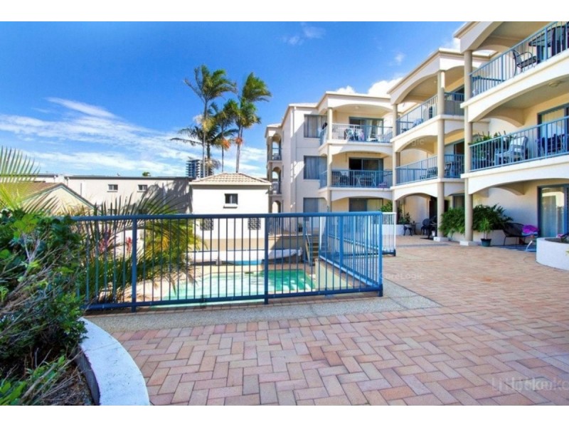 2/103-105 Frank Street, Labrador QLD 4215