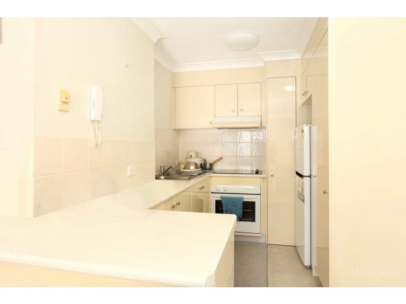 2/103-105 Frank Street, Labrador QLD 4215
