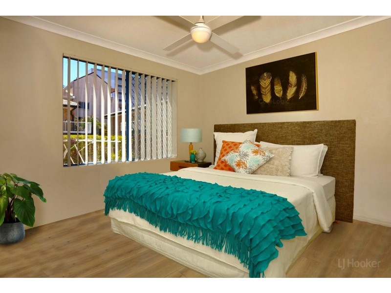 2/103-105 Frank Street, Labrador QLD 4215