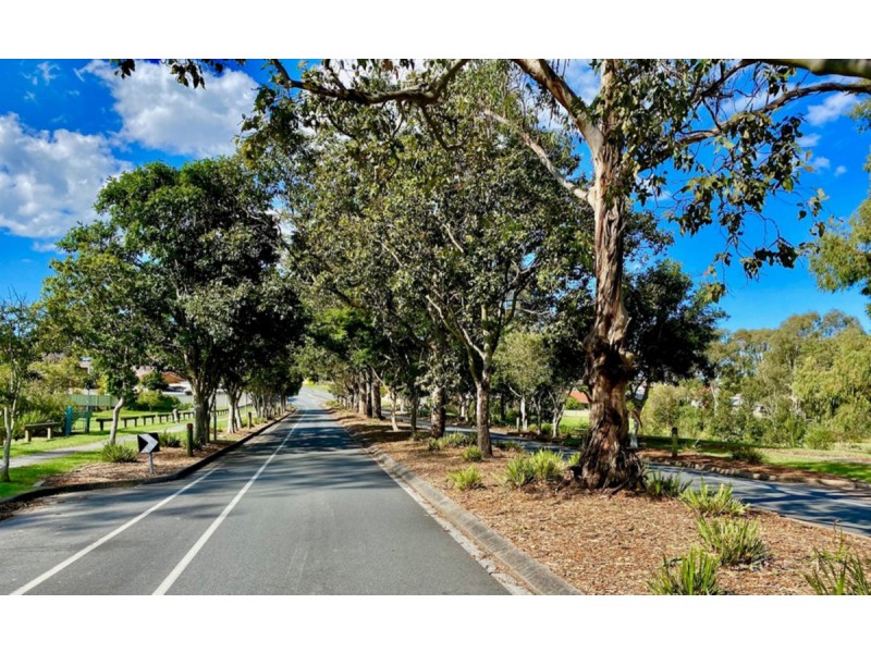 30 Gary Player Crescent, Parkwood QLD 4214