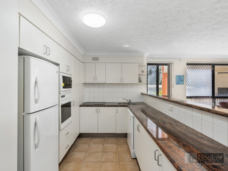 3/274 Marine Parade, Labrador QLD 4215