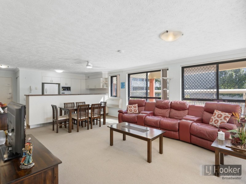 3/274 Marine Parade, Labrador QLD 4215