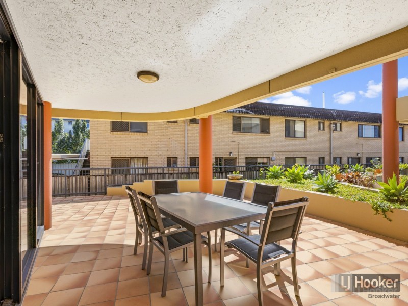 3/274 Marine Parade, Labrador QLD 4215