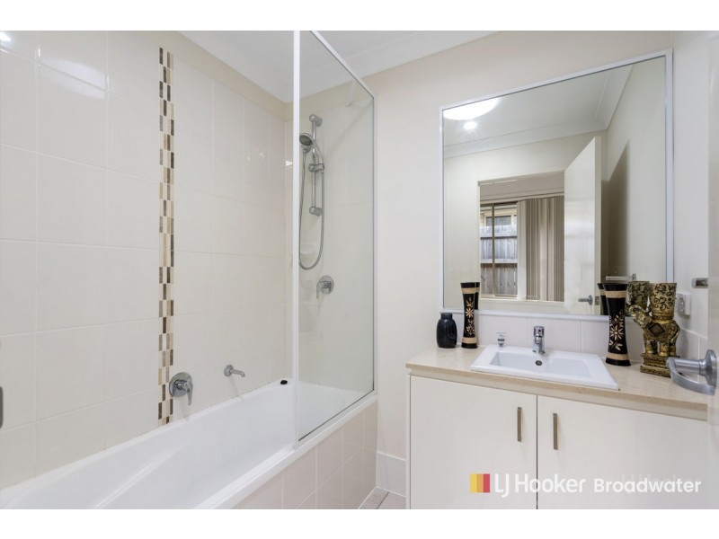 30 Milbrook Crescent, Pimpama QLD 4209