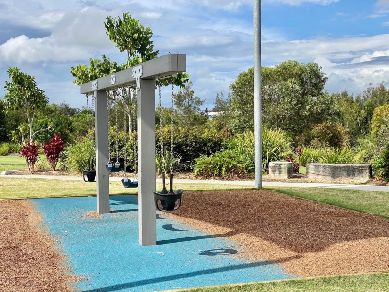 30 Milbrook Crescent, Pimpama QLD 4209