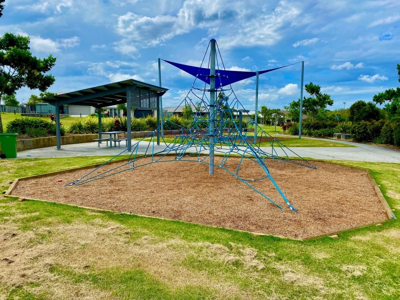 30 Milbrook Crescent, Pimpama QLD 4209