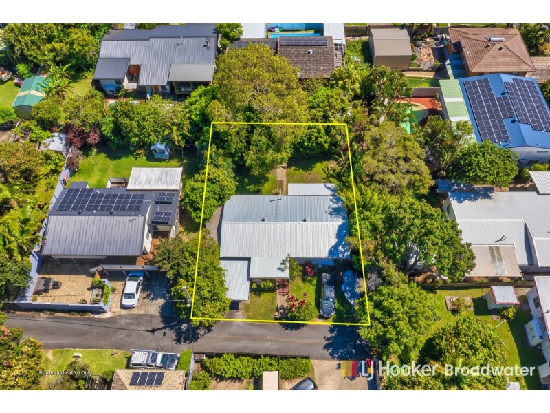 6 Bryce Lane, Labrador QLD 4215