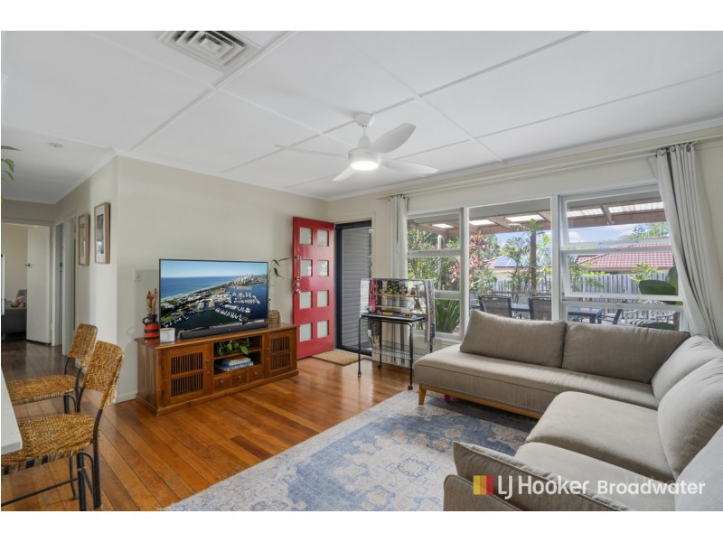 6 Bryce Lane, Labrador QLD 4215