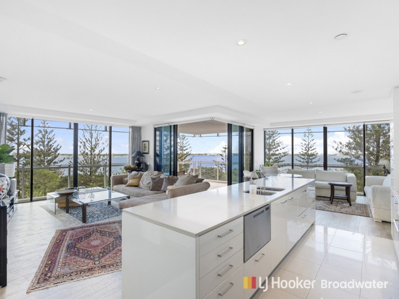 403/230 Marine Parade, Labrador QLD 4215