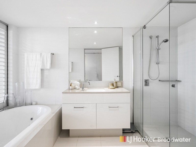 403/230 Marine Parade, Labrador QLD 4215