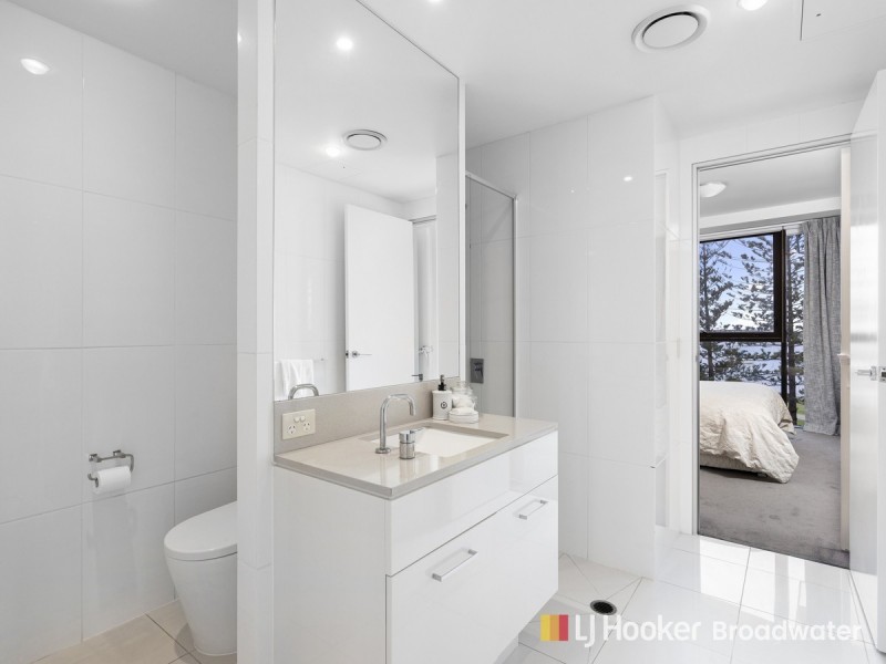 403/230 Marine Parade, Labrador QLD 4215