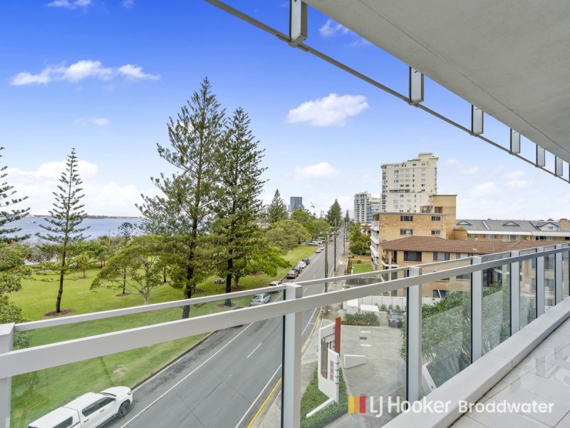 403/230 Marine Parade, Labrador QLD 4215