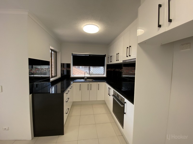 3/32 Imperial Parade, Labrador QLD 4215