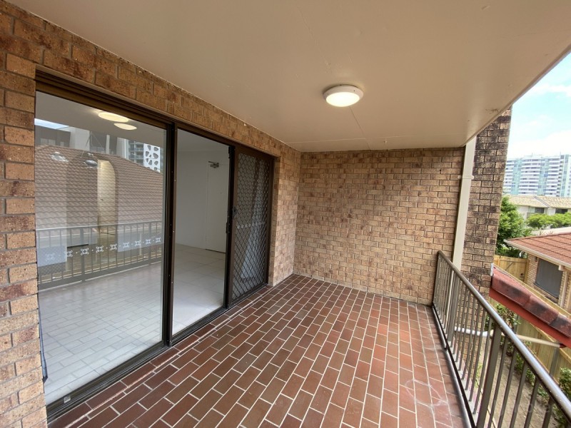 3/32 Imperial Parade, Labrador QLD 4215