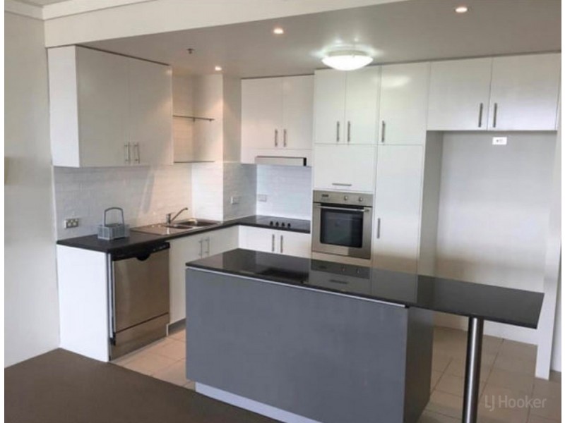 1108/360 Marine Parade, Labrador QLD 4215