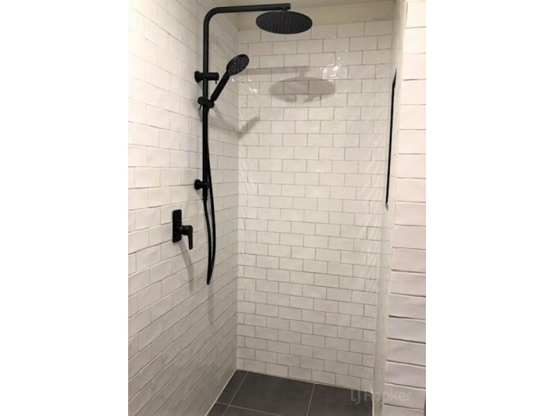 1108/360 Marine Parade, Labrador QLD 4215