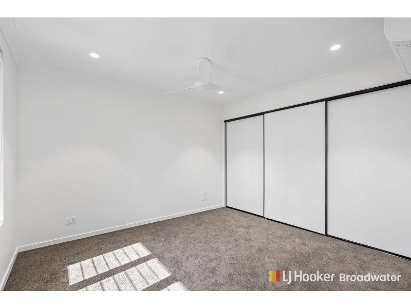 4/10 Central Street, Labrador QLD 4215