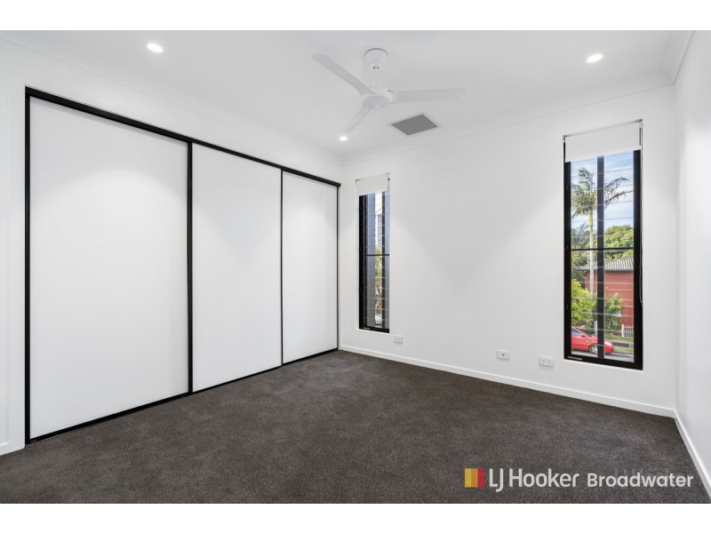 8/10 Central Street, Labrador QLD 4215