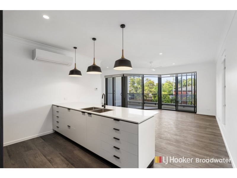 8/10 Central Street, Labrador QLD 4215