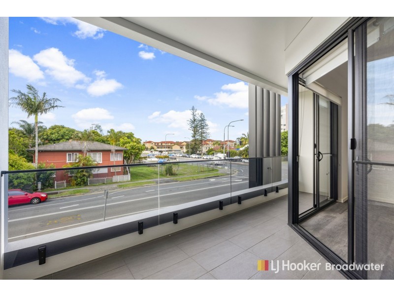 8/10 Central Street, Labrador QLD 4215