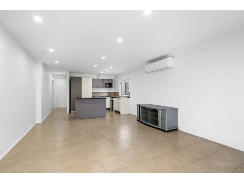 25B Reynolds Avenue, Labrador QLD 4215