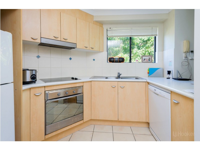 301/392 Marine Parade, Labrador QLD 4215