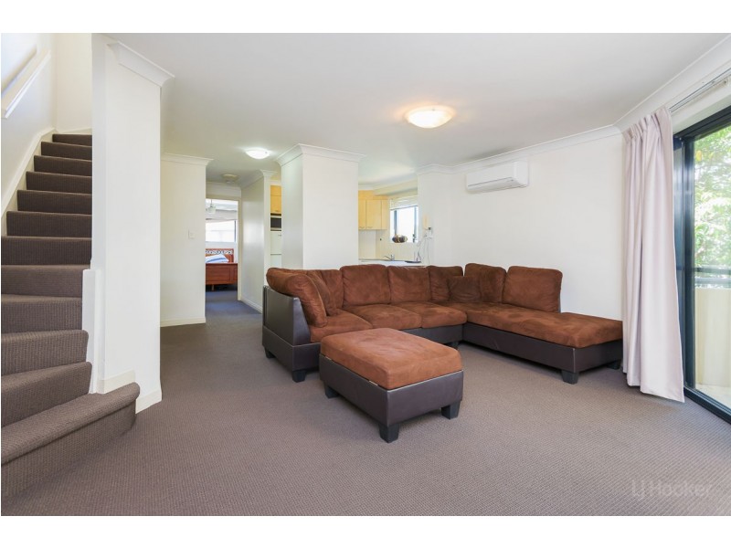 301/392 Marine Parade, Labrador QLD 4215