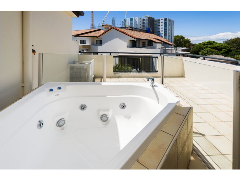 301/392 Marine Parade, Labrador QLD 4215