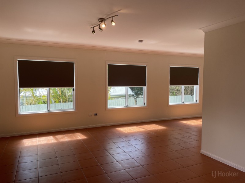 4/6 Clinton Street, Labrador QLD 4215