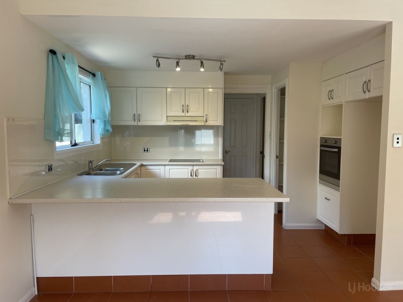 4/6 Clinton Street, Labrador QLD 4215