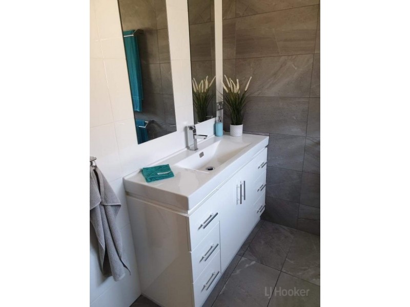 37 Audrey Avenue, Helensvale QLD 4212