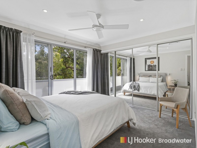 4/10 Middle Street, Labrador QLD 4215