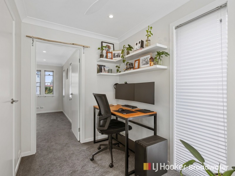 4/10 Middle Street, Labrador QLD 4215