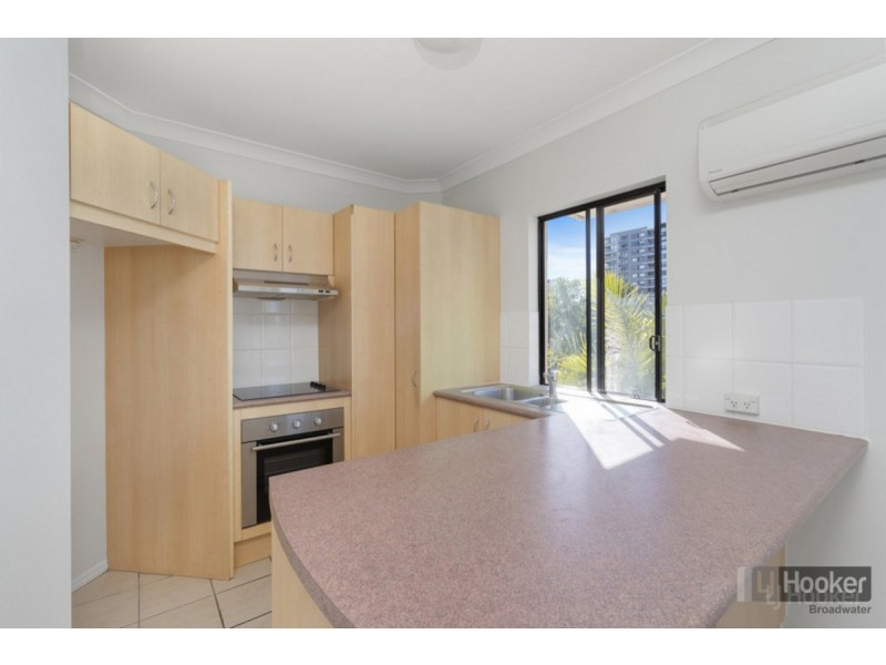 10/2 Broad Street, Labrador QLD 4215