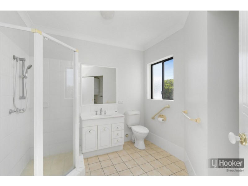 10/2 Broad Street, Labrador QLD 4215