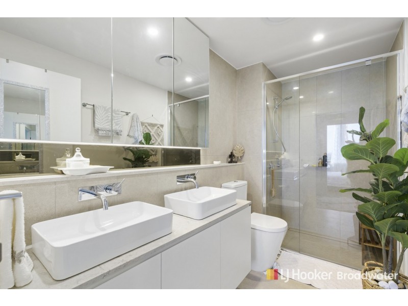 709/110 Frank Street, Labrador QLD 4215