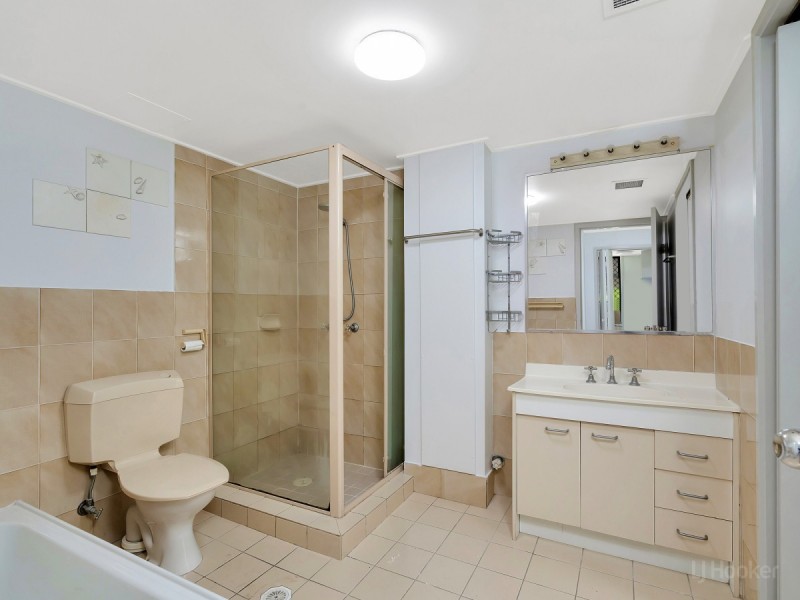 2/33 Whiting Street, Labrador QLD 4215