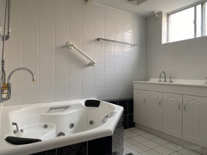 1/6 Vernia Place, Biggera Waters QLD 4216