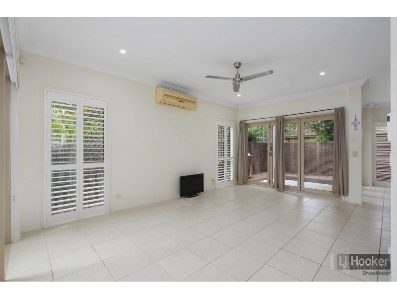 1/56 Bayview Street, Runaway Bay QLD 4216