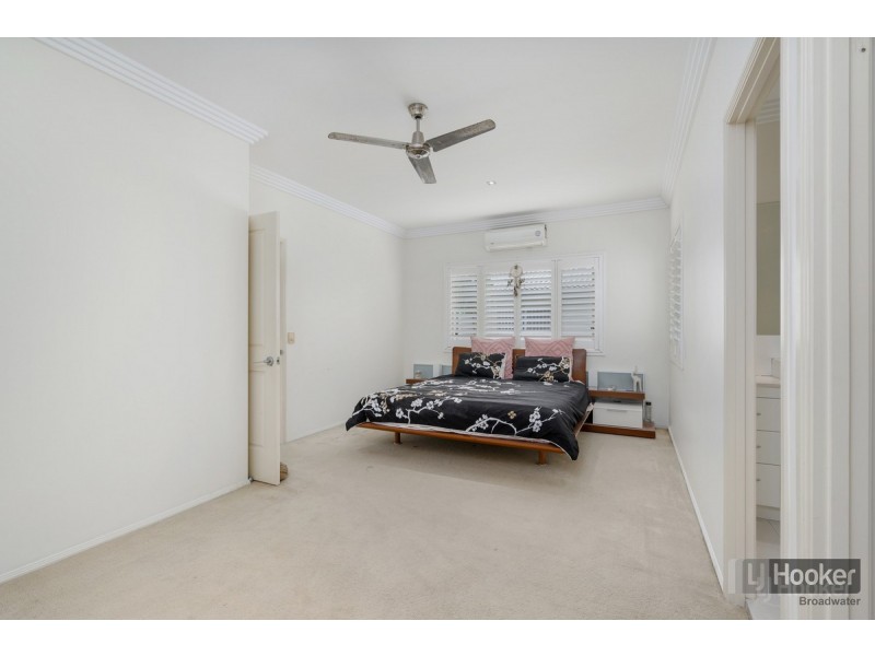 1/56 Bayview Street, Runaway Bay QLD 4216