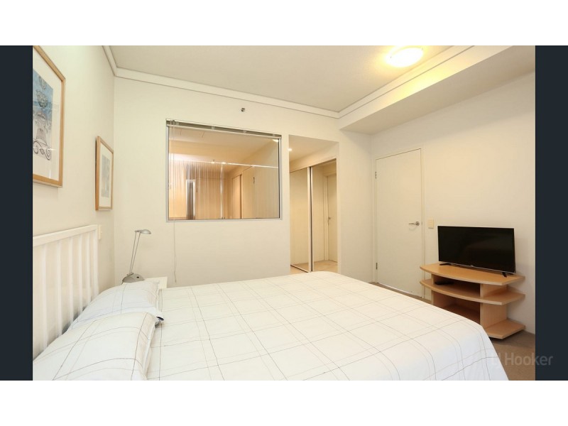 1007/360 Marine Parade, Labrador QLD 4215