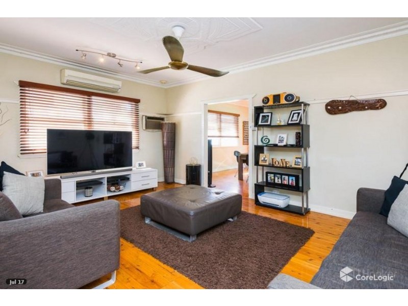 495 Pine Ridge Road, Runaway Bay QLD 4216