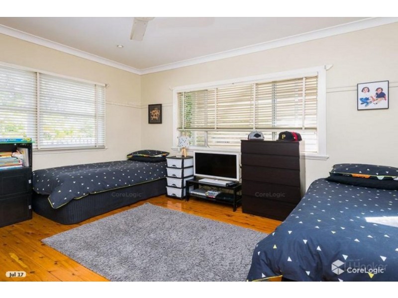 495 Pine Ridge Road, Runaway Bay QLD 4216