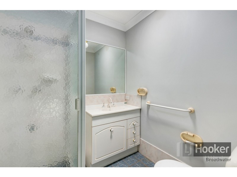 2/442 Pine Ridge Road, Coombabah QLD 4216