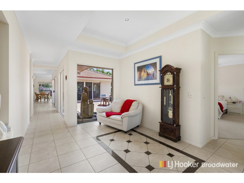 6 Eastpark Waters, Helensvale QLD 4212