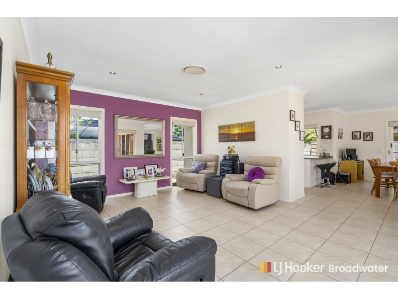 6 Eastpark Waters, Helensvale QLD 4212