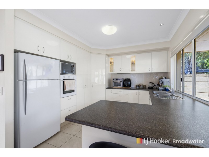 6 Eastpark Waters, Helensvale QLD 4212