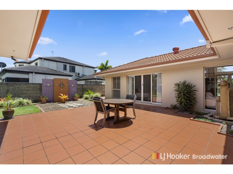 6 Eastpark Waters, Helensvale QLD 4212