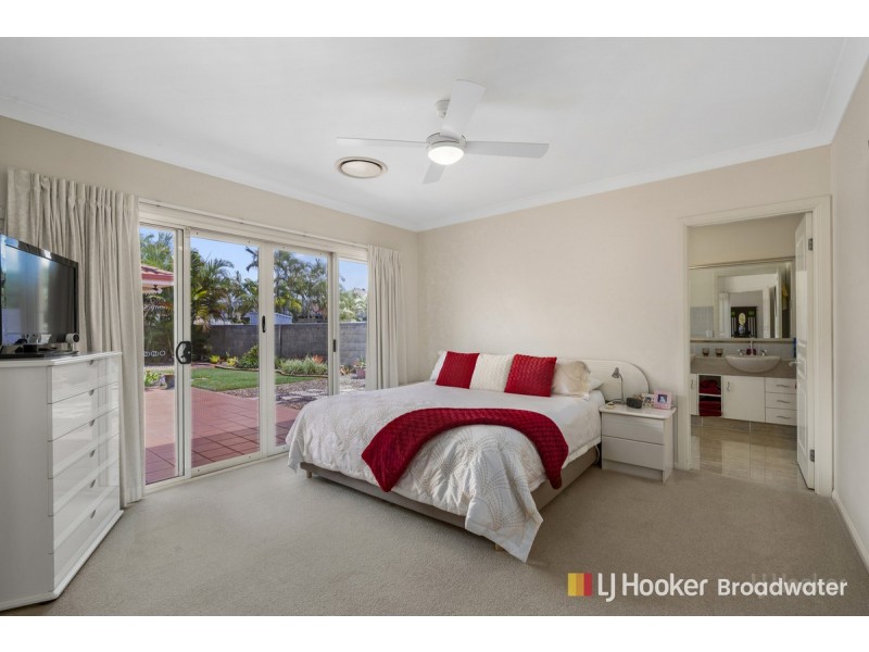 6 Eastpark Waters, Helensvale QLD 4212