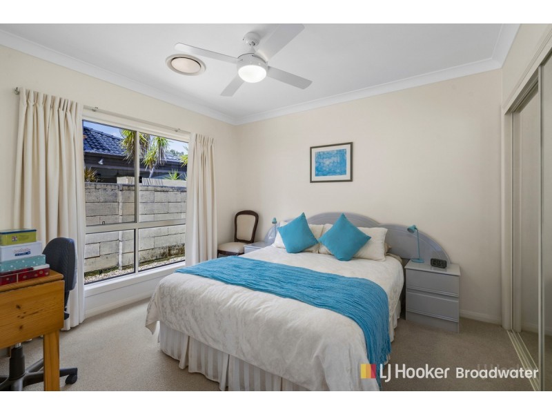 6 Eastpark Waters, Helensvale QLD 4212